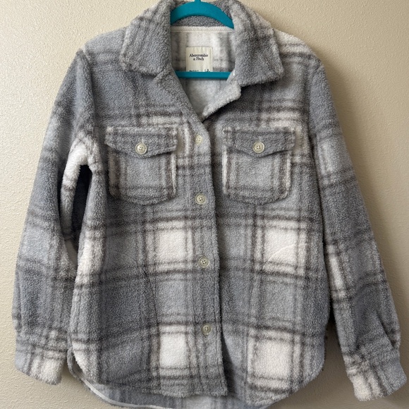 Abercrombie Sherpa Plaid Shacket | Grey White | Size Small - Picture 1 of 3